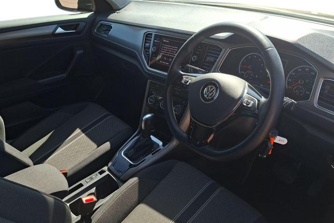Volkswagen T-Roc Photo 6