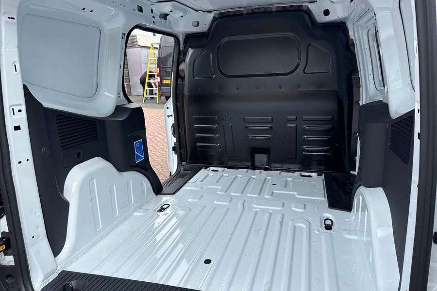 Ford E-TRANSIT COURIER Photo autoimg-a42a0f6735d6e8c69520ec4129111072efbe56c0.jpg