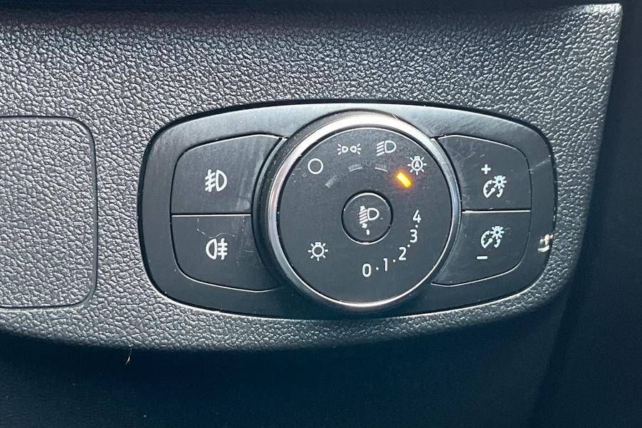 Ford FOCUS Photo autoimg-a42c806e48edf986641a8ca11313be79607482d7.jpg