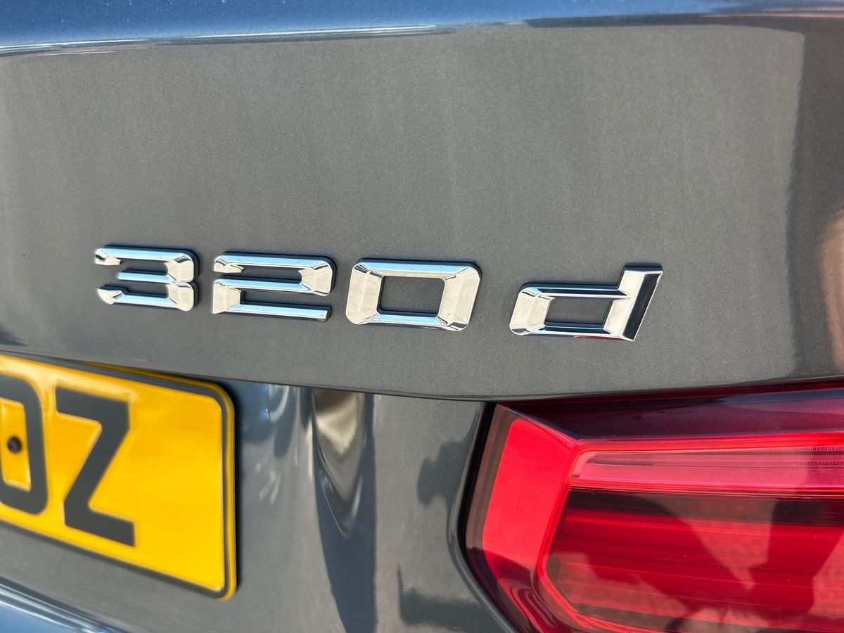 BMW 3 Series Photo 17