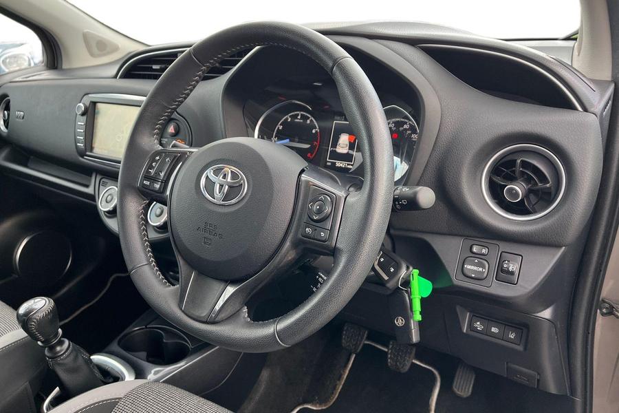 Toyota Yaris Photo autoimg-a431ce5dd3e63f3a40110aa8209ce8a92654667a.jpg
