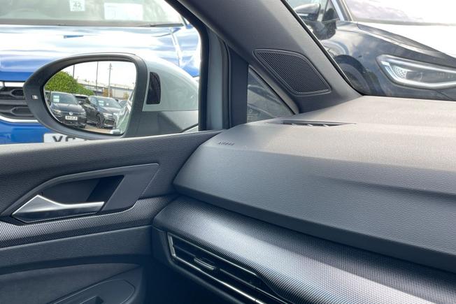 VOLKSWAGEN Golf Photo 43