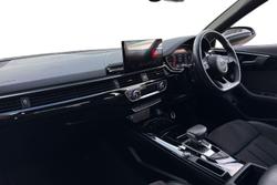 Audi A4 Photo 2