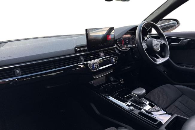 Audi A4 Photo 2