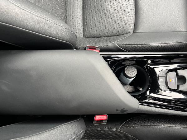 Toyota C-HR Photo autoimg-a4363ad4dbe2c2694f1fa87c0279aa7da6f1a1d8.jpg