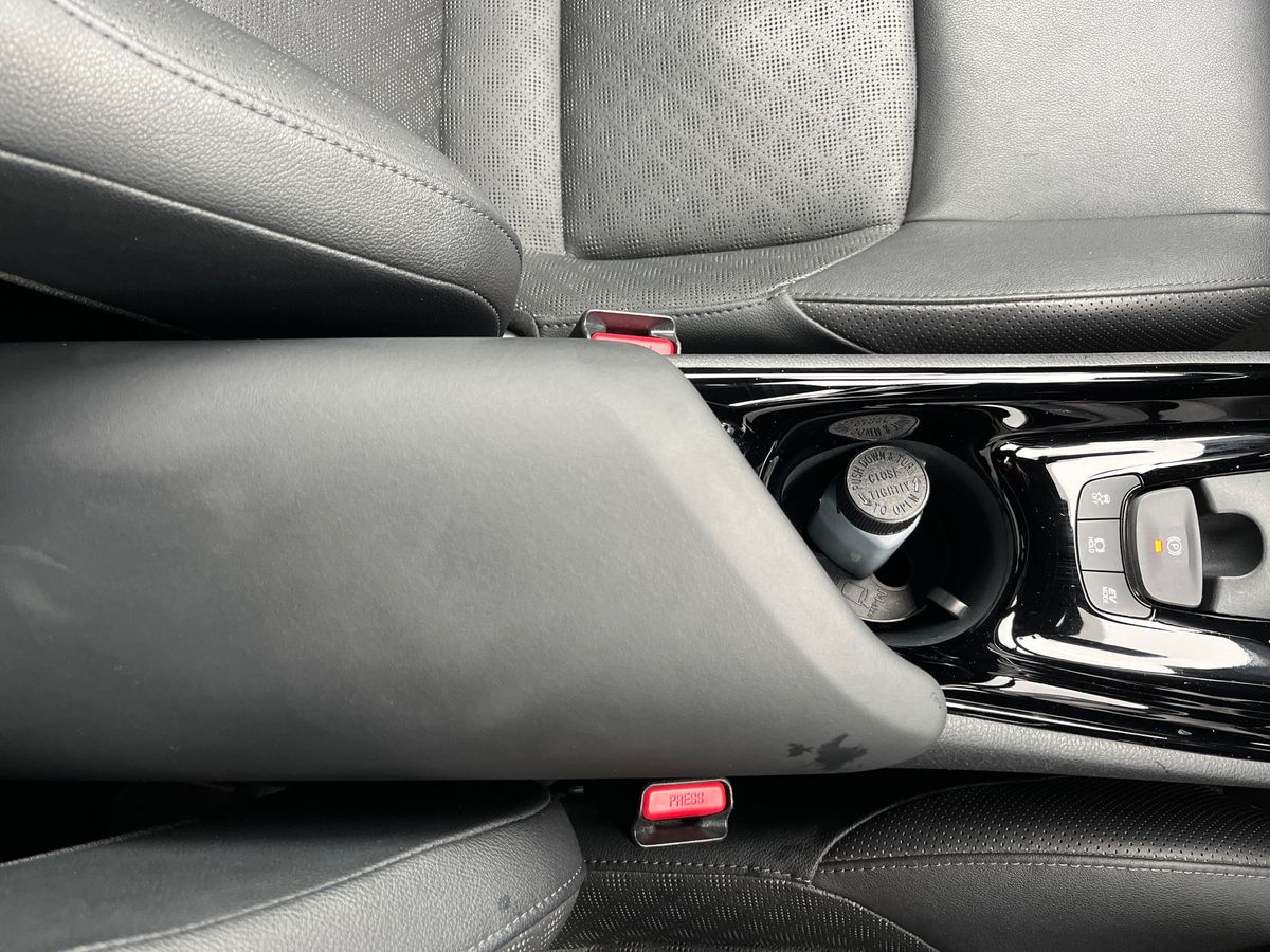 Toyota C-HR Photo 35