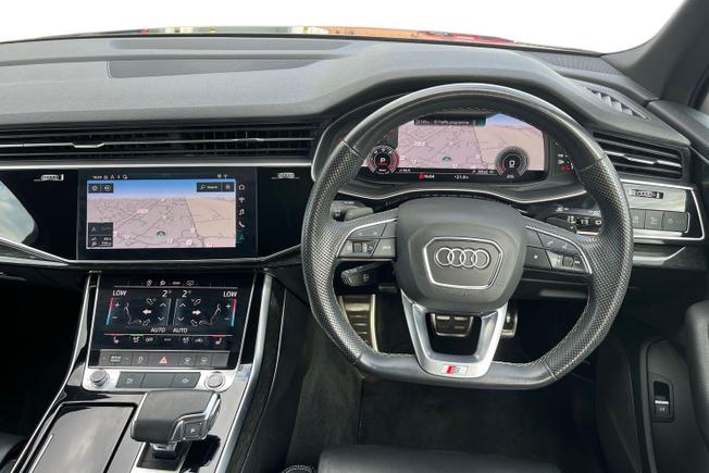 AUDI Q7 Photo 11