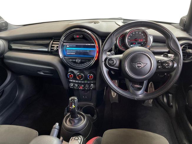 MINI Hatch Photo 10