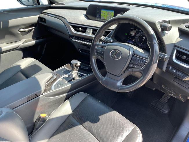 LEXUS UX Photo 6