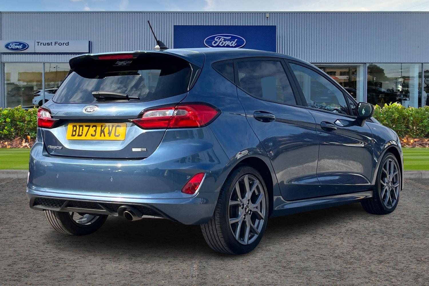 Ford FIESTA Photo 3