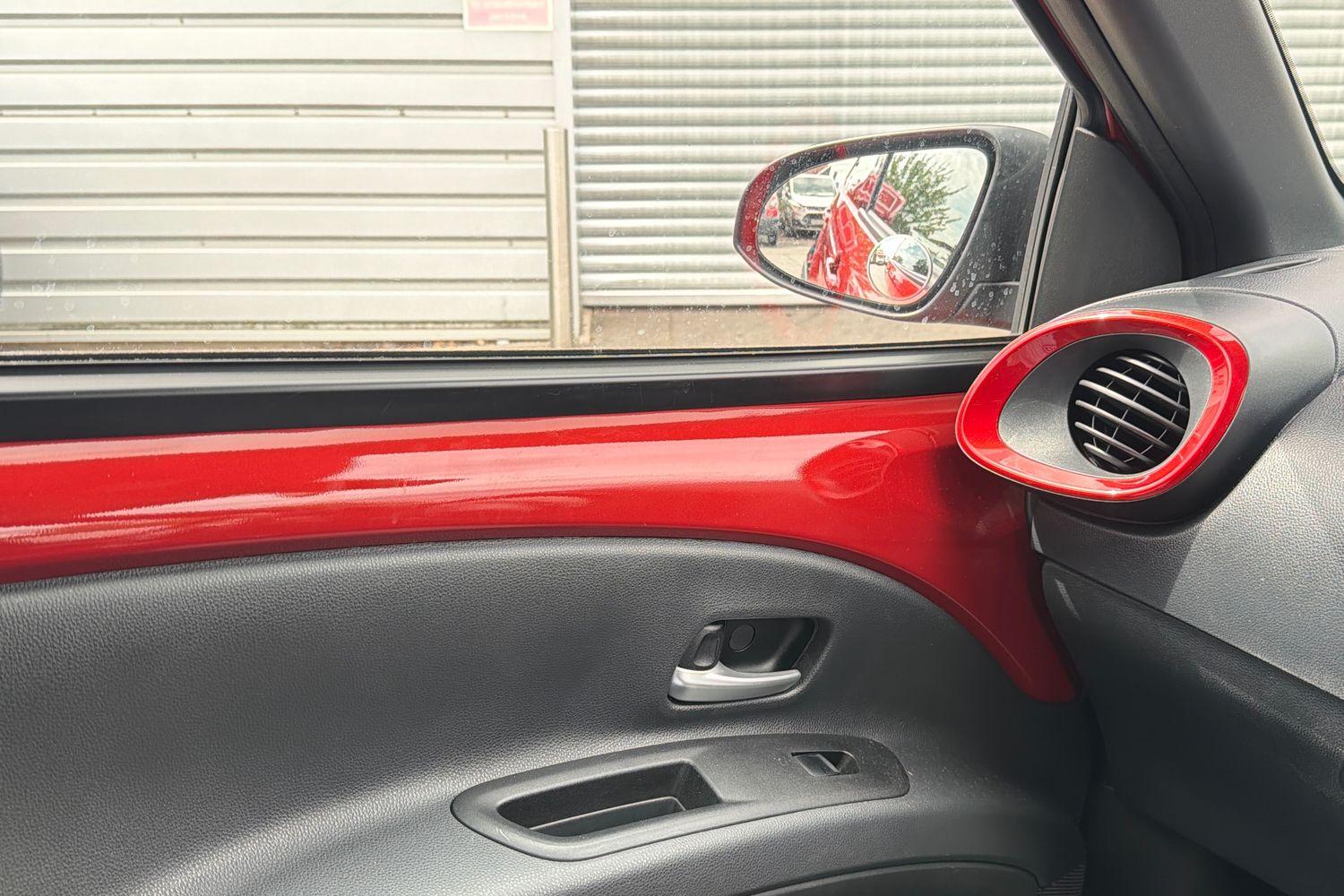 Toyota AYGO X Photo 33