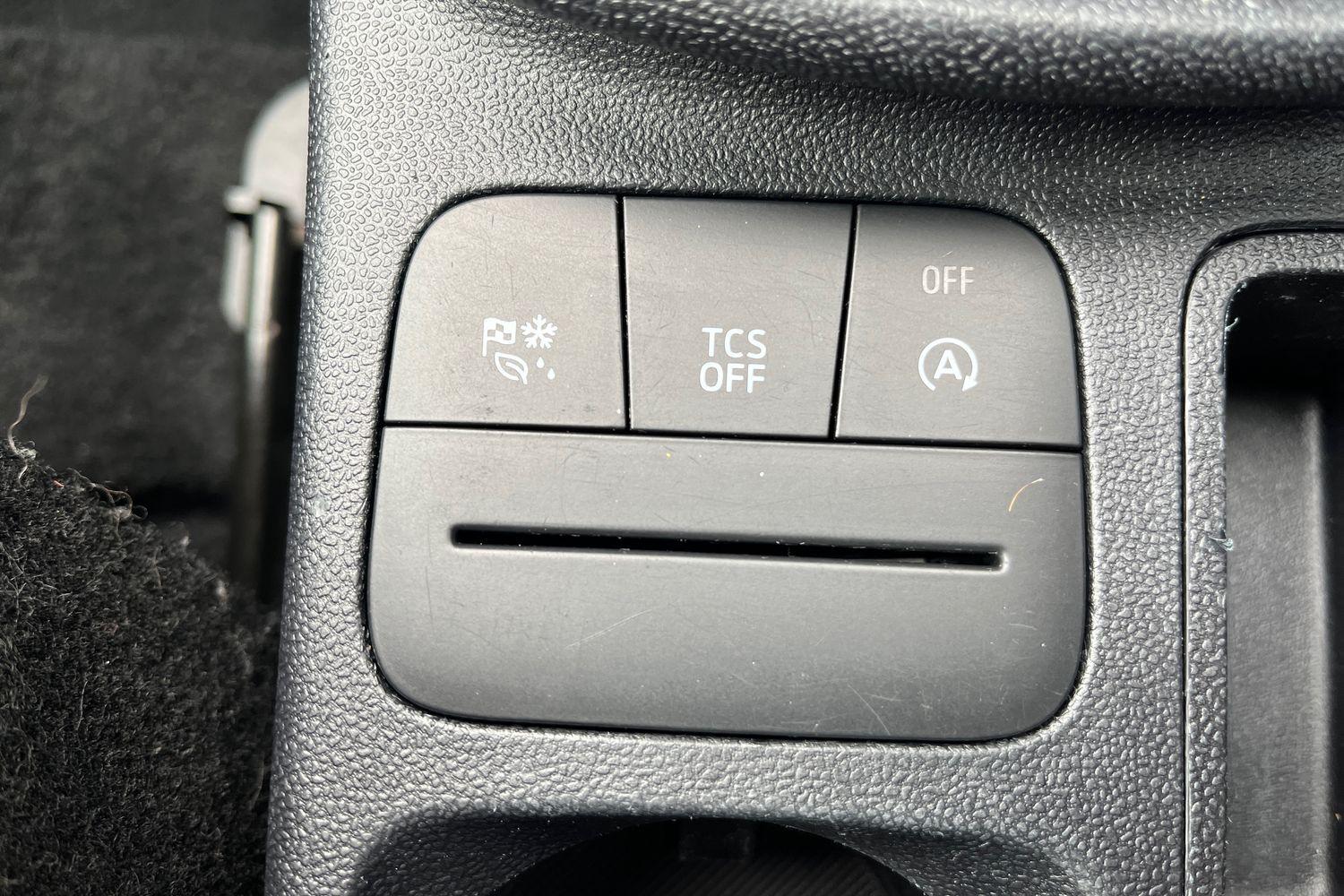 Ford FIESTA Photo 31