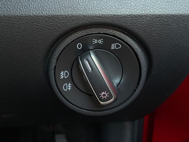 VOLKSWAGEN UP Photo 35