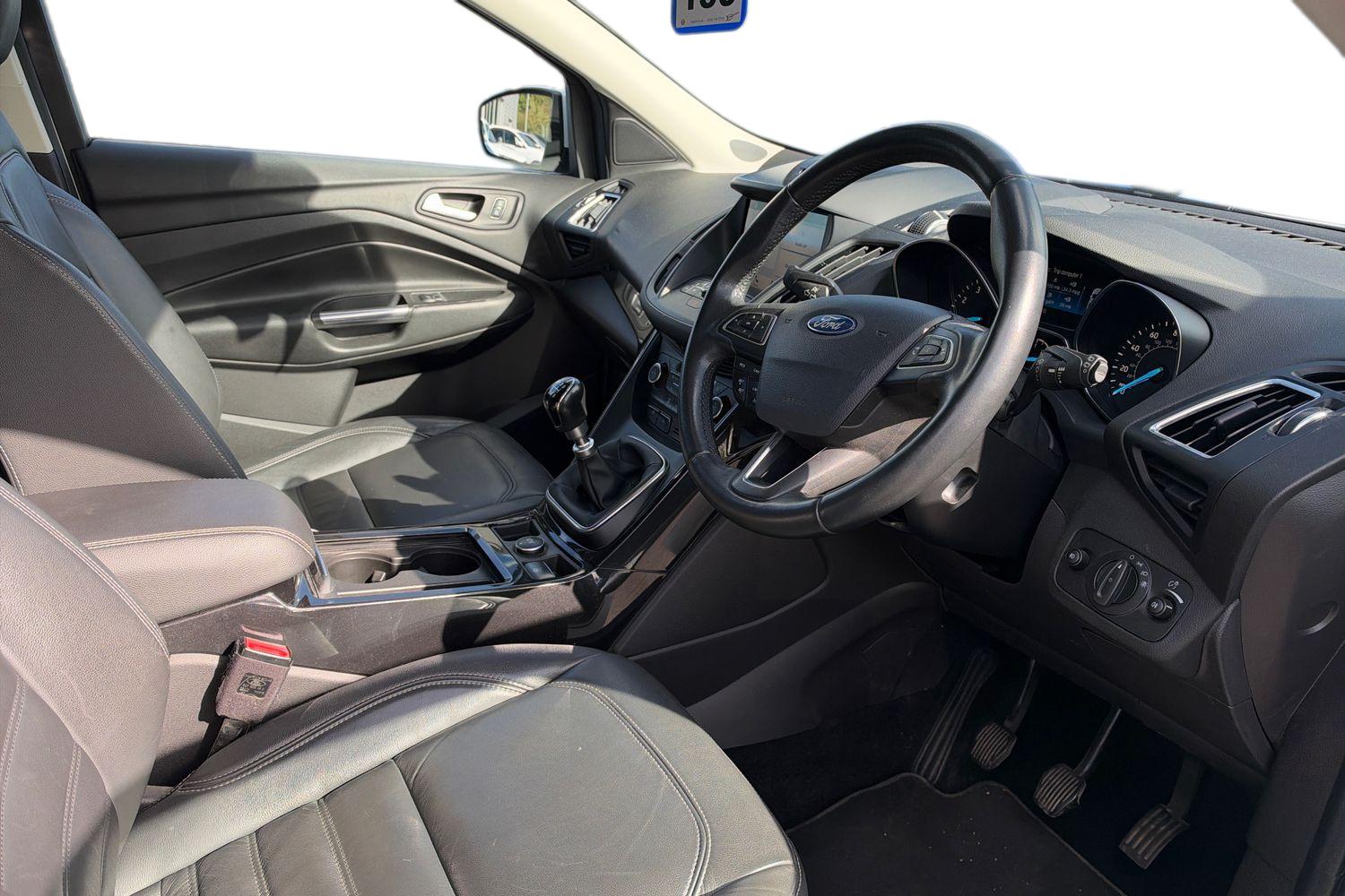 Ford KUGA Photo 8