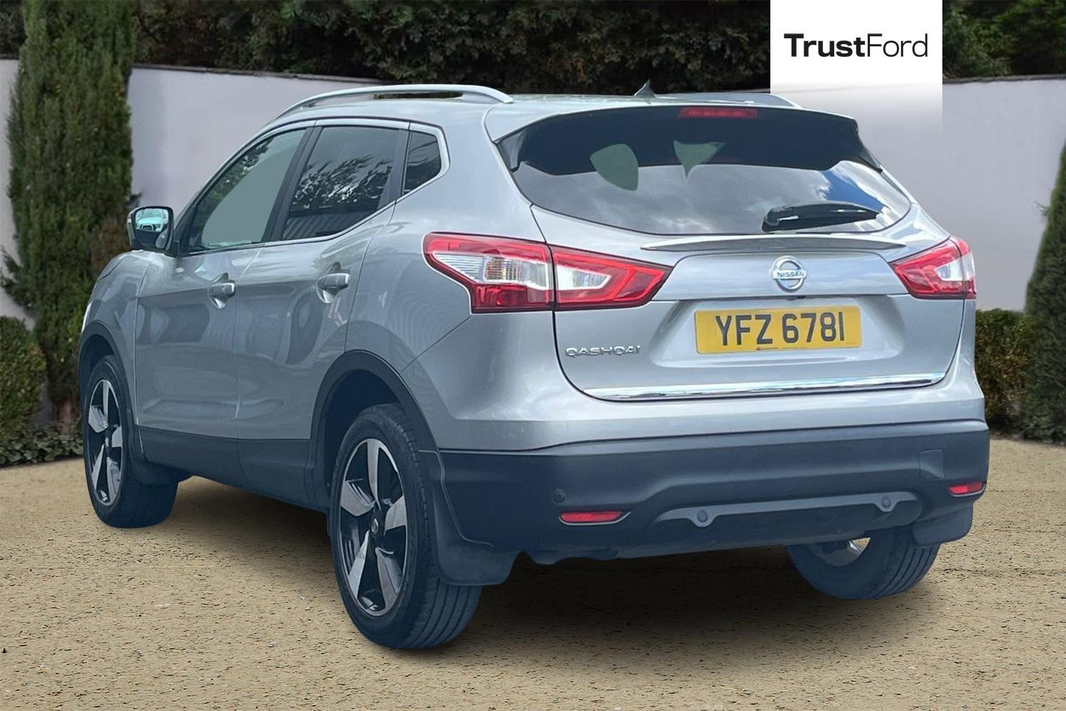 Nissan QASHQAI Photo 1