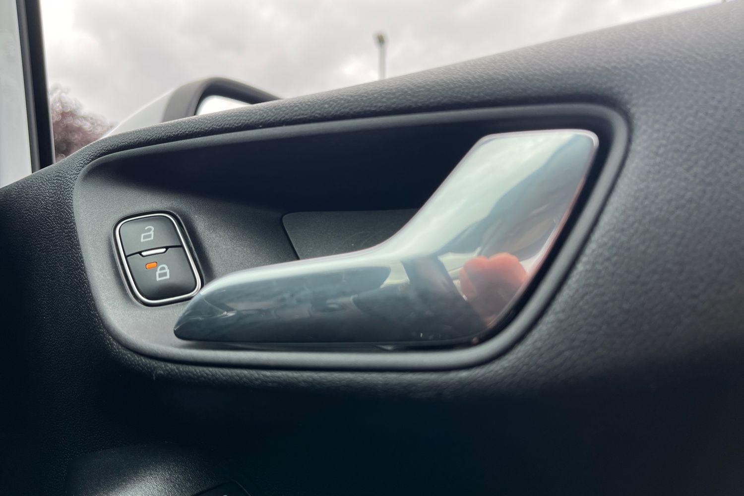 Ford Fiesta Photo 23