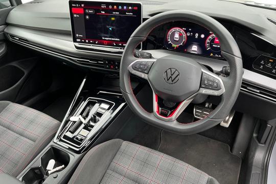 Volkswagen Golf Photo autoimg-a44d03f1f1639946f40ac70f95b30690263d05ae.jpg