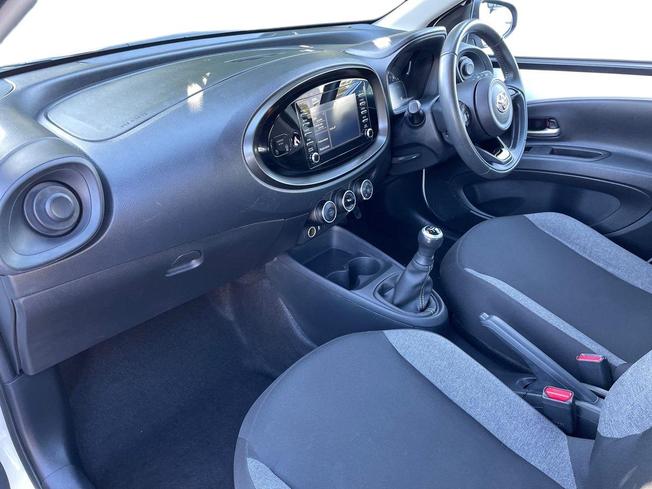 TOYOTA Aygo X Photo 2