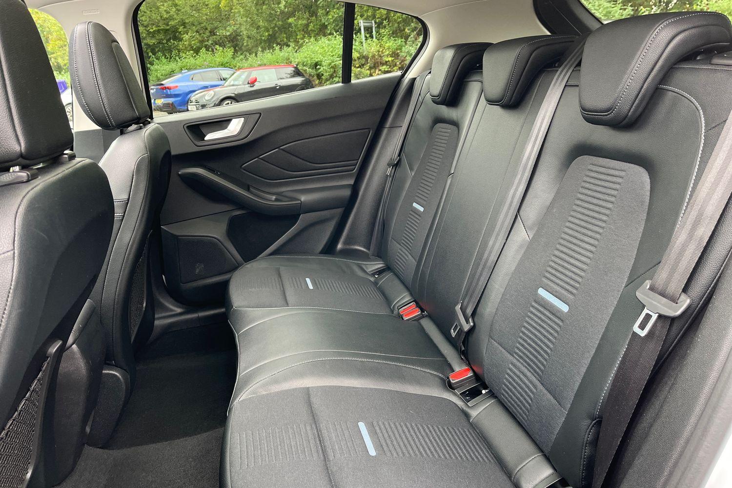 Ford Focus Photo 34