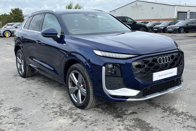 AUDI Q3 Photo 21