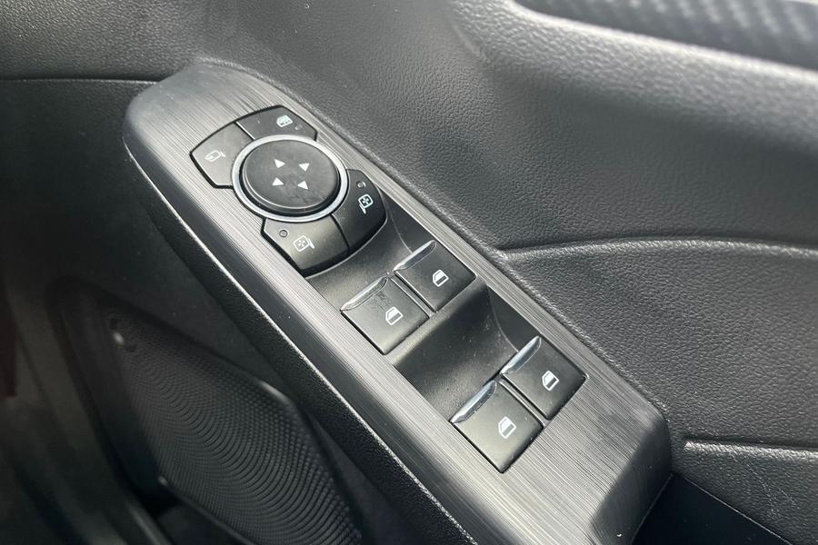 Ford KUGA Photo autoimg-a458e8c1636461106a969995bf6e202a3e666380.jpg