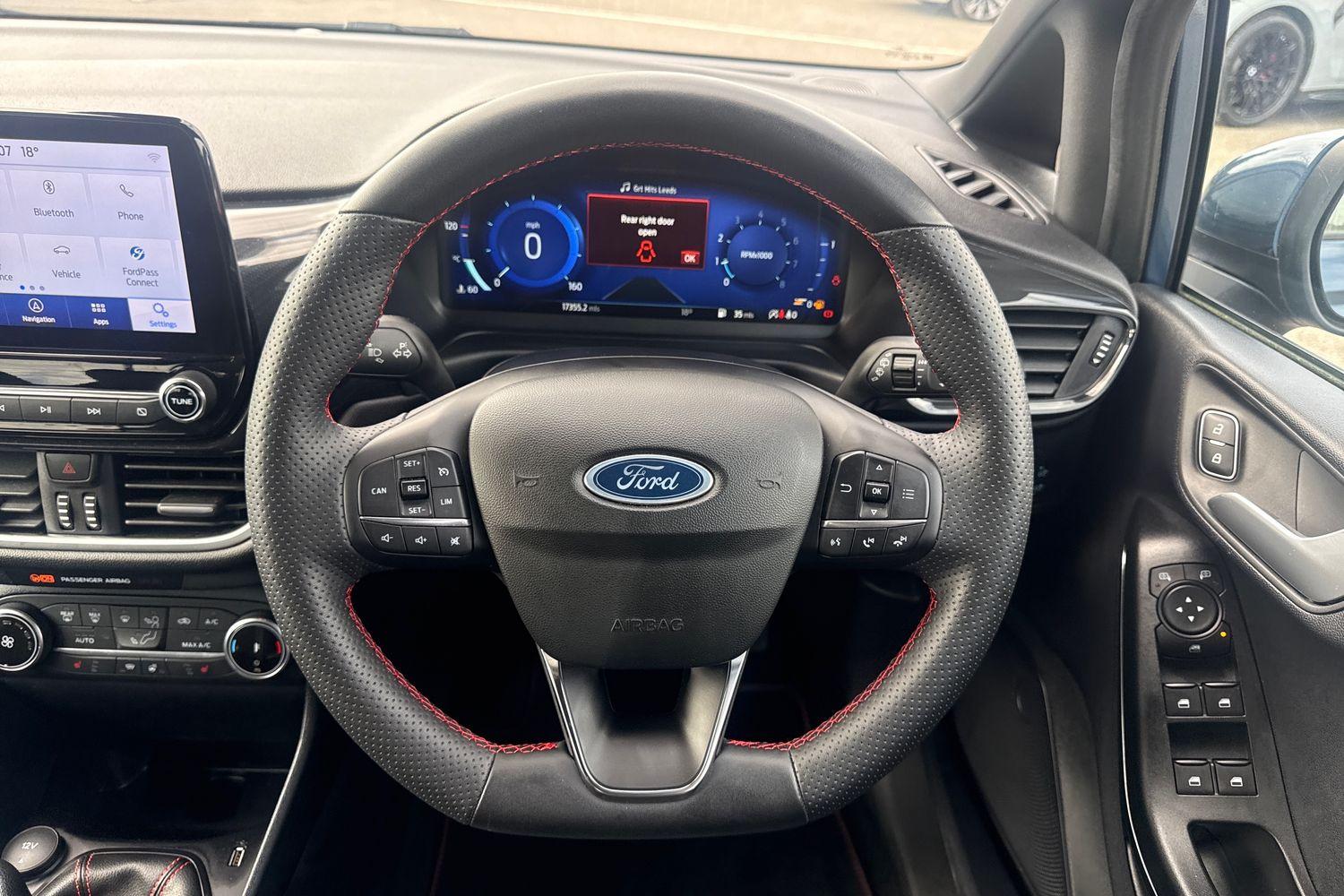 Ford FIESTA Photo 11