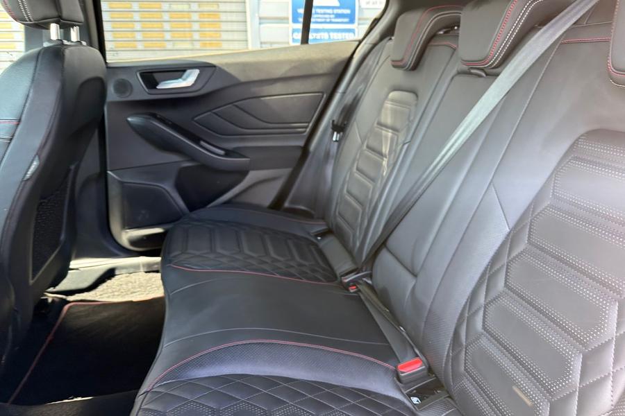 Ford FOCUS Photo autoimg-a45da0c2d28bb44b6eb54c53e19b89633d7b5d26.jpg