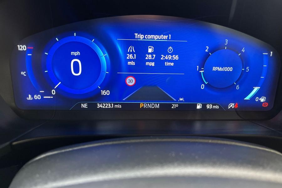 Ford KUGA Photo autoimg-a460f6af0d019387883c5090d21915278d5a8289.jpg