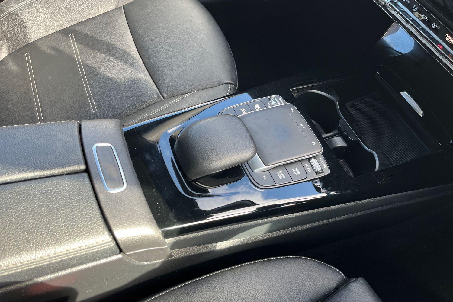 Mercedes-Benz CLA Photo 35