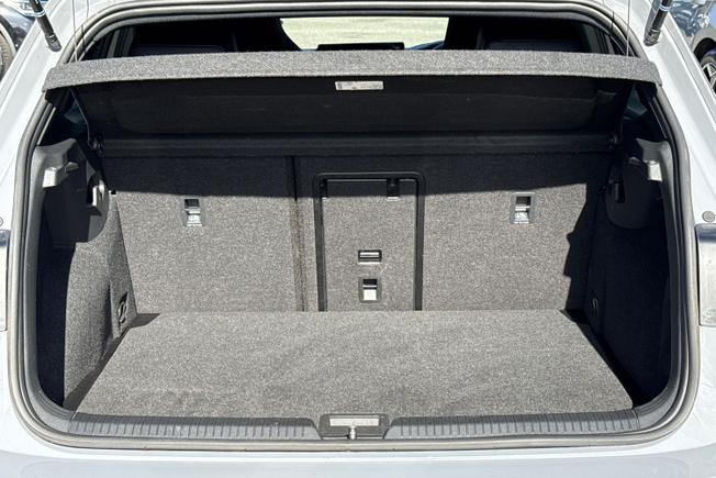 VOLKSWAGEN Golf Photo 12