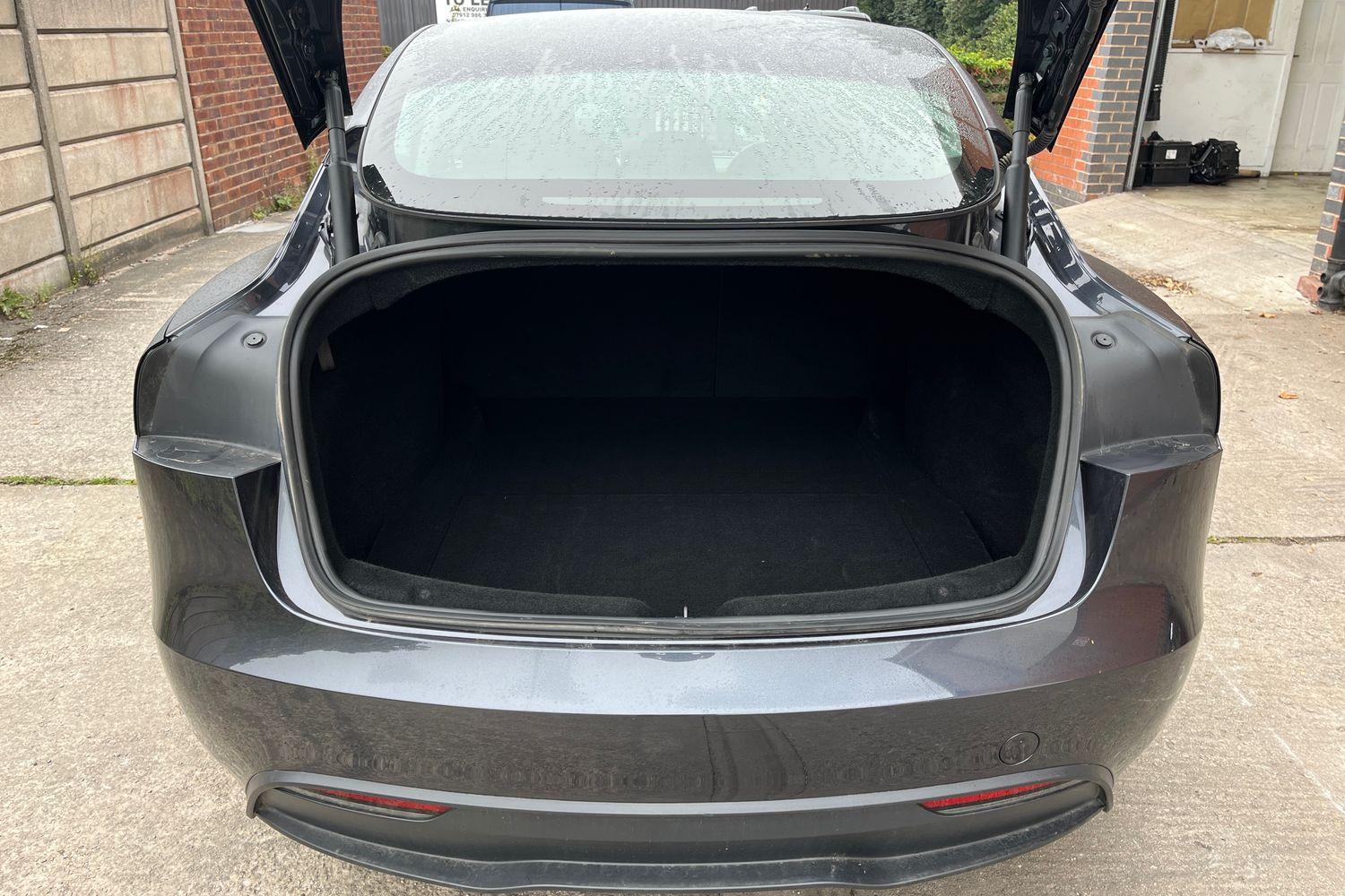 TESLA MODEL 3 Photo 20