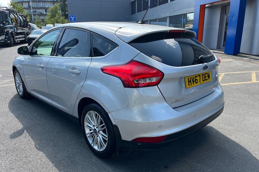 Ford FOCUS Photo autoimg-a471f61ce56837e3405736c119e52c359c4359e3.jpg