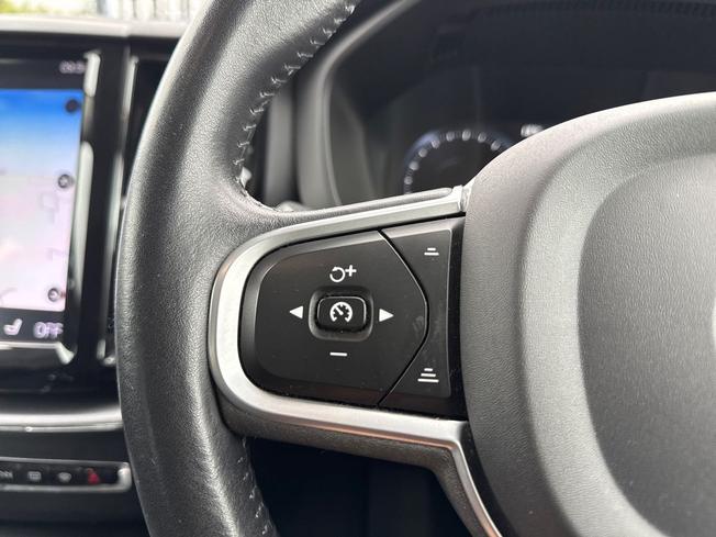 VOLVO XC60 Photo 16