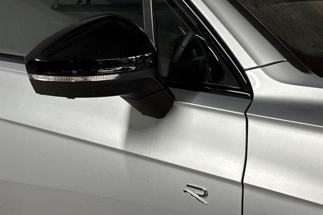 VOLKSWAGEN Touareg Photo 20