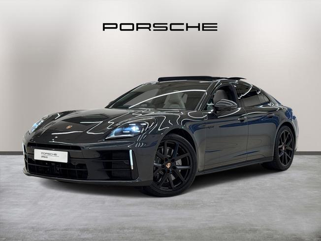 PORSCHE Panamera Photo 3