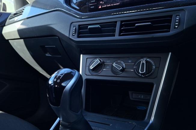 VOLKSWAGEN Taigo Photo 22