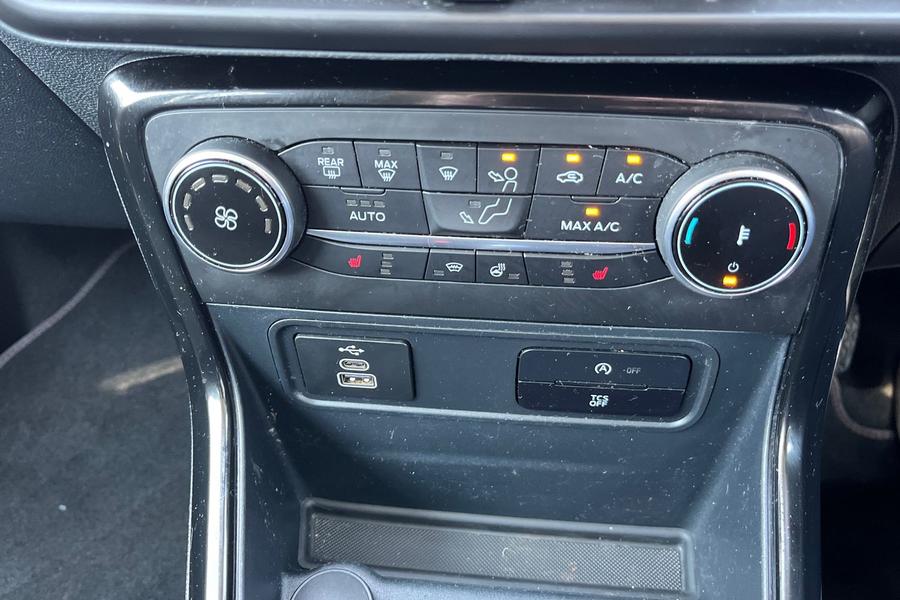 Ford ECOSPORT Photo autoimg-a4894193c520340dbda97786270b8adf4108184a.jpg