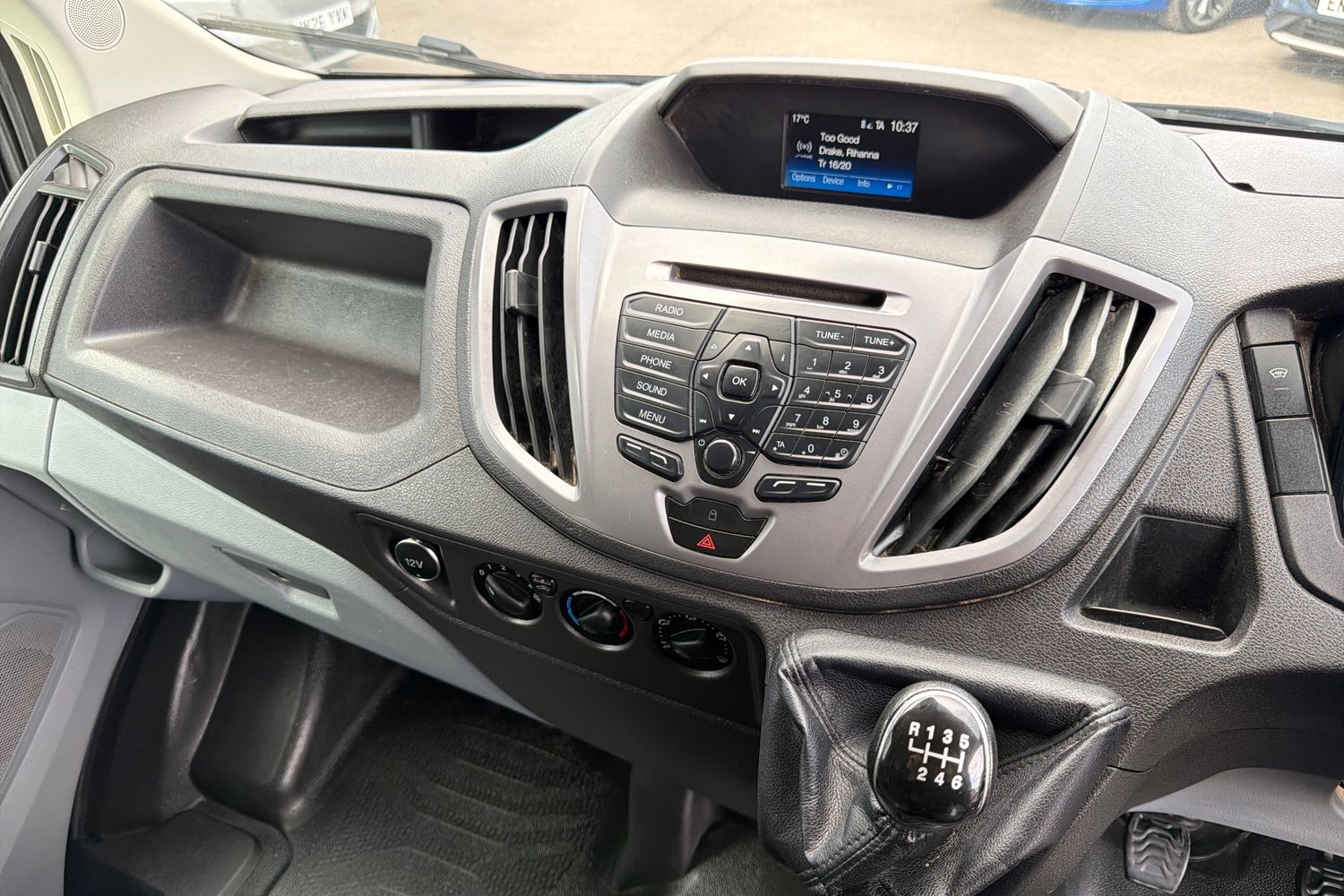 Ford Transit Photo 24