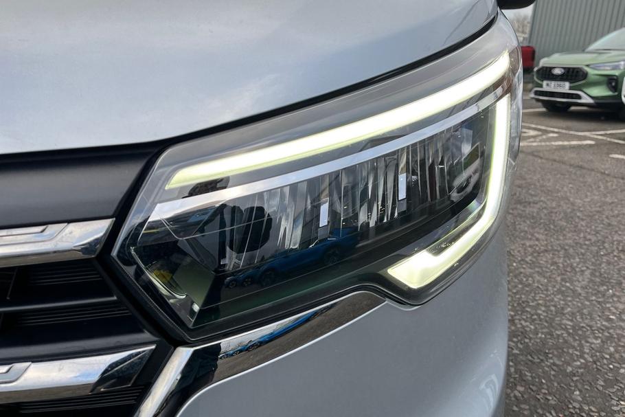 Used Renault Trafic YE25NDC 29