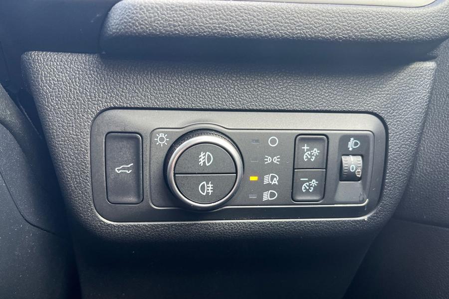 Ford KUGA Photo autoimg-a495f9197ebacb59898a80b3c56037900929d529.jpg
