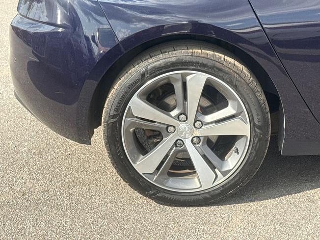 PEUGEOT 308 Photo 5