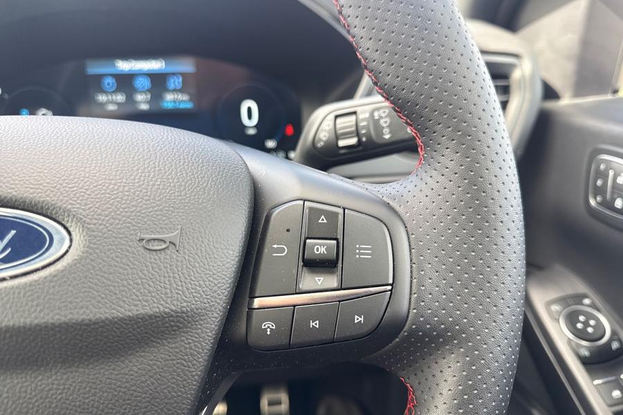 Ford Kuga Photo autoimg-a49a8b5ddcd2f67ee7bea50febde7a9054d090f8.jpg