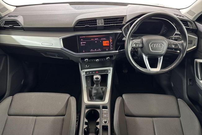 AUDI Q3 Photo 10