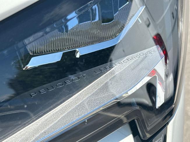 PEUGEOT 5008 Photo 28