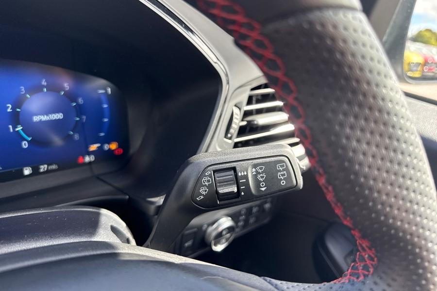 Ford KUGA Photo autoimg-a49fbc285c16718704d5f3a4f664172d84d79ae3.jpg