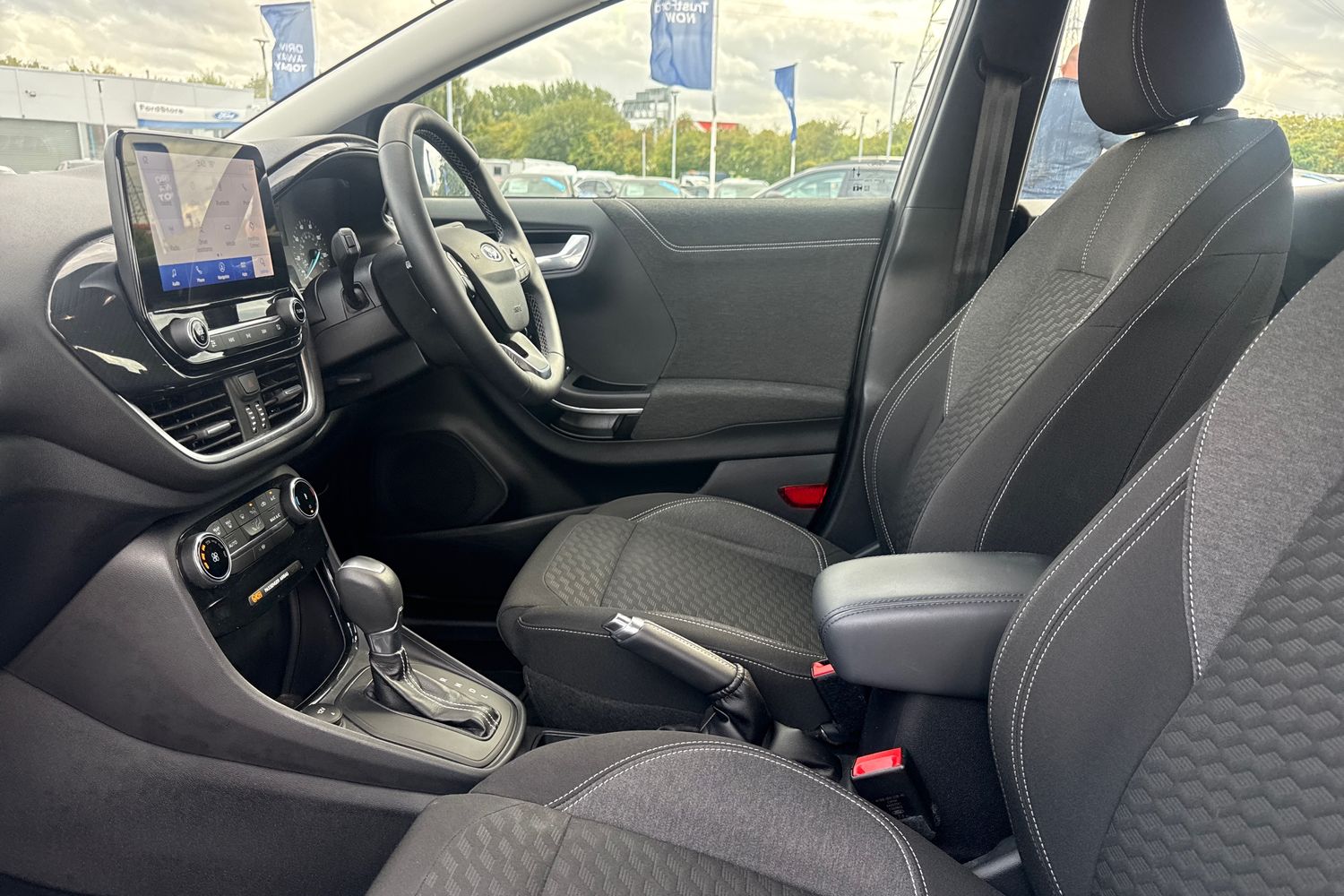 Ford PUMA Photo 18