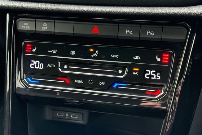 VOLKSWAGEN T-Roc Photo 24