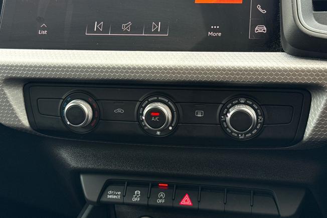 AUDI A1 Photo 31