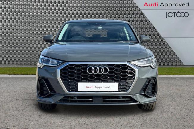 AUDI Q3 Photo 8