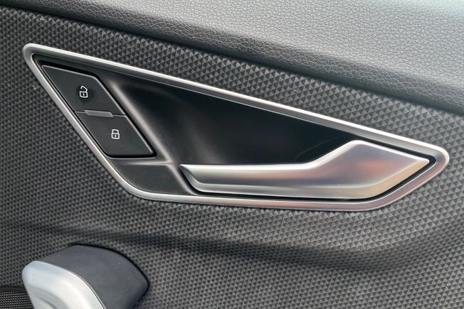 AUDI Q2 Photo 38